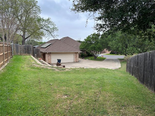 6501 Lake Side Circle, North Richland Hills, TX 76180
