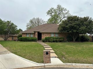 6501 Lake Side Circle, North Richland Hills, TX 76180