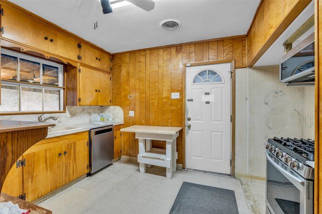 218 Olive Avenue, Pasadena, TX 77506