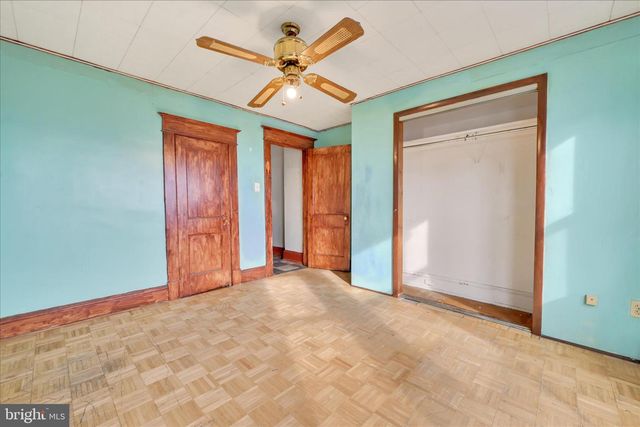 209 S SCHUYLKILL AVE, Shenandoah, PA 17976