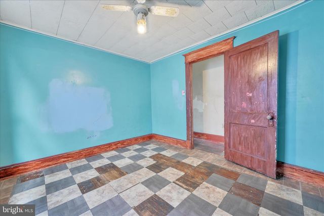 209 S SCHUYLKILL AVE, Shenandoah, PA 17976