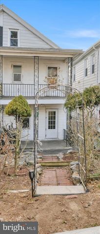 209 S SCHUYLKILL AVE, Shenandoah, PA 17976