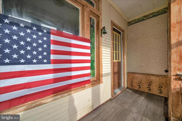 209 S SCHUYLKILL AVE, Shenandoah, PA 17976