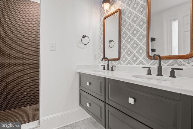 247 JACKSON ST, Lancaster, PA 17603