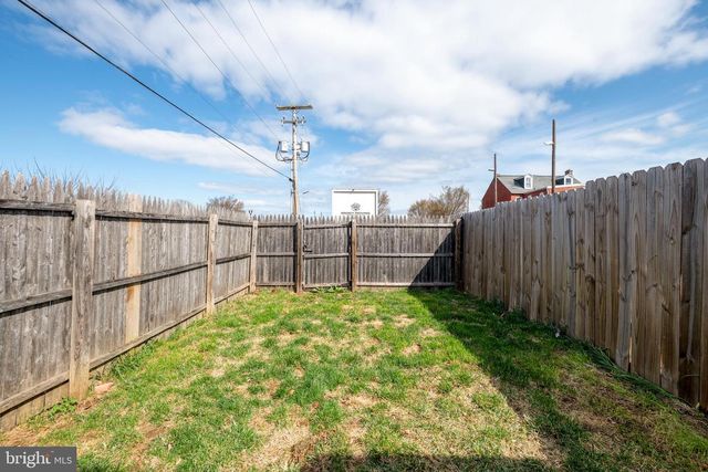 247 JACKSON ST, Lancaster, PA 17603