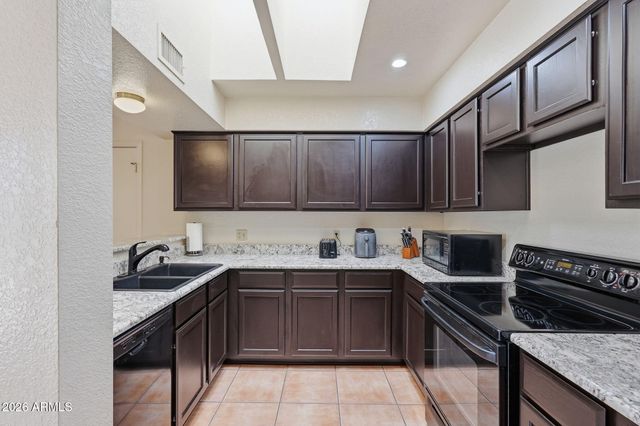 1643 E WAGONER Road, Phoenix, AZ 85022
