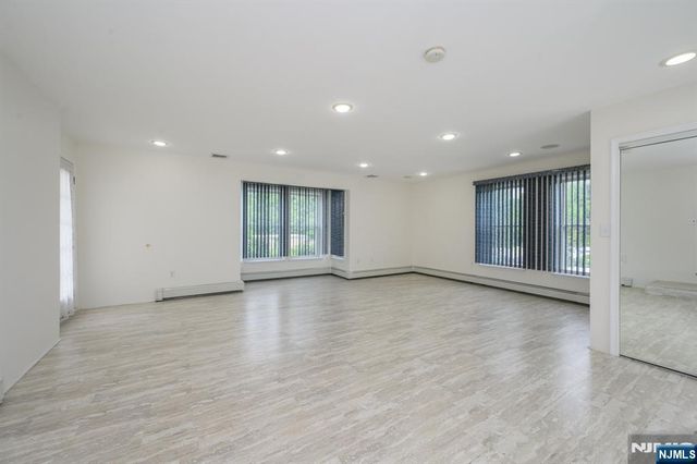 4 Elm Court, Little Falls, NJ 07424
