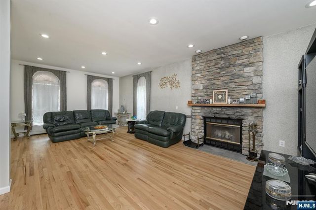 4 Elm Court, Little Falls, NJ 07424