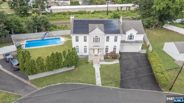 4 Elm Court, Little Falls, NJ 07424