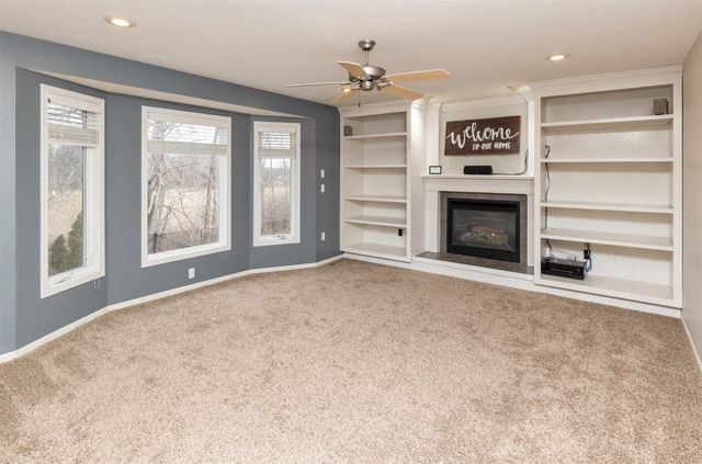 15715 Tanglewood Drive, Urbandale, IA 50323