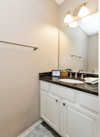 15715 Tanglewood Drive, Urbandale, IA 50323