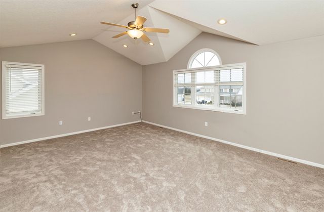 15715 Tanglewood Drive, Urbandale, IA 50323