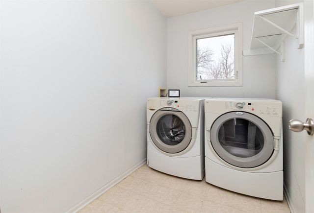 15715 Tanglewood Drive, Urbandale, IA 50323