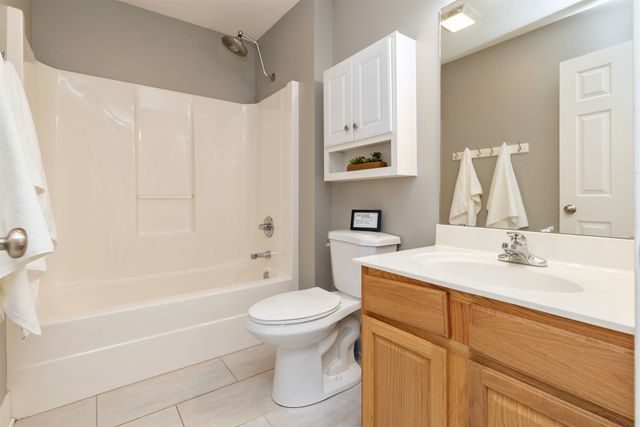 15715 Tanglewood Drive, Urbandale, IA 50323