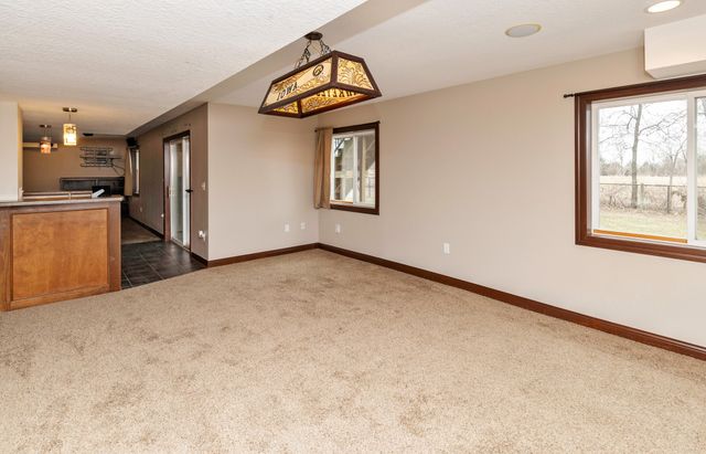 15715 Tanglewood Drive, Urbandale, IA 50323