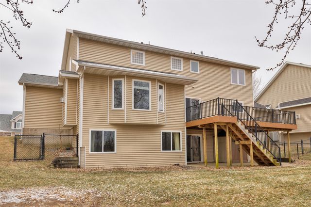 15715 Tanglewood Drive, Urbandale, IA 50323