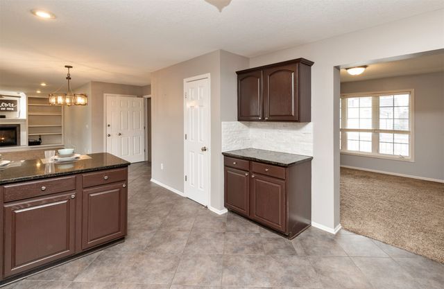 15715 Tanglewood Drive, Urbandale, IA 50323