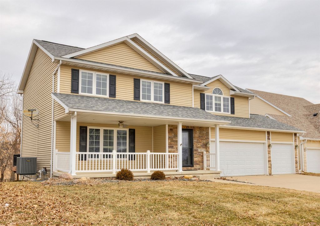 15715 Tanglewood Drive, Urbandale, IA 50323