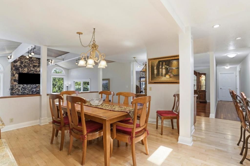 Image 19 of property listing at 24010 Summit Woods Drive, Los Gatos, CA 95033