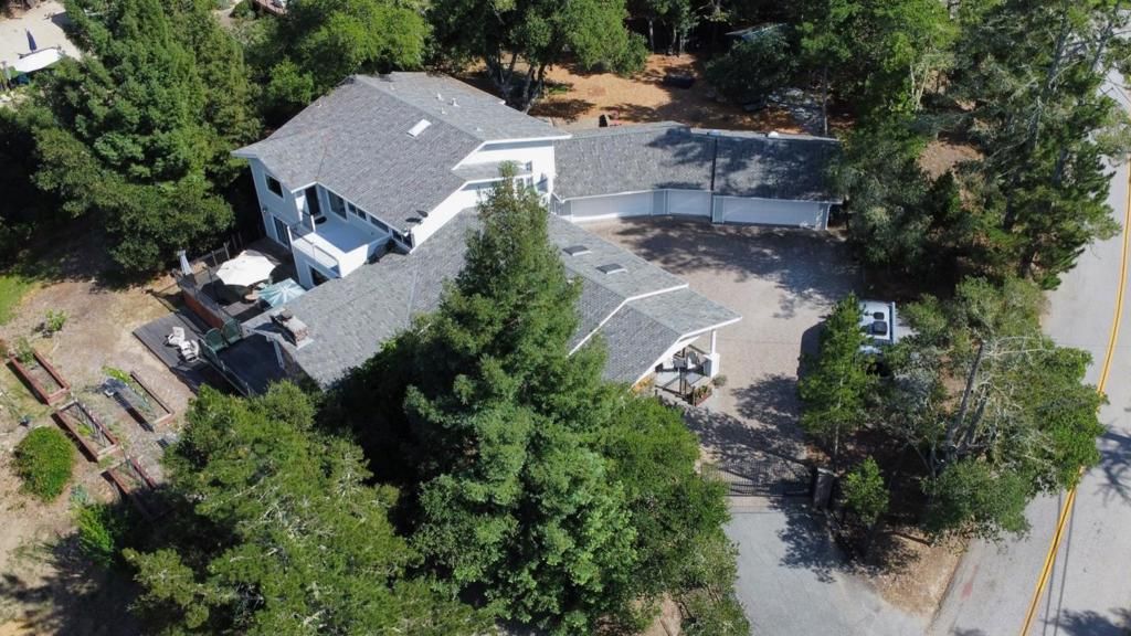 Image 3 of property listing at 24010 Summit Woods Drive, Los Gatos, CA 95033