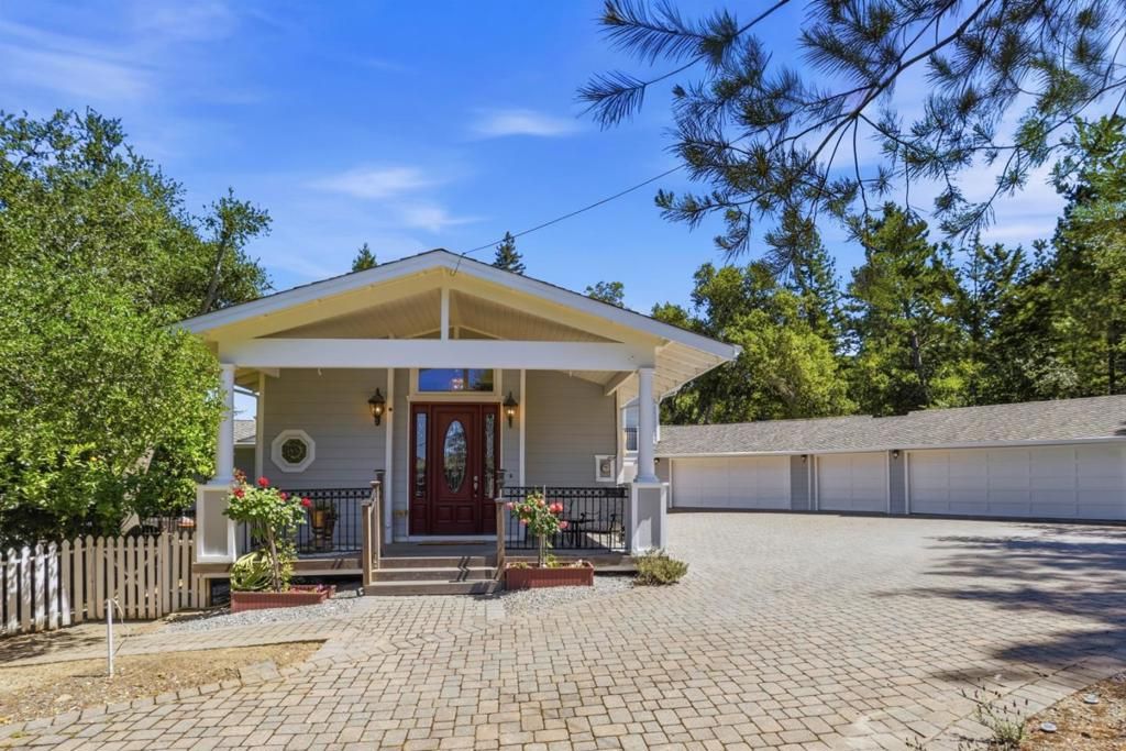 Image 5 of property listing at 24010 Summit Woods Drive, Los Gatos, CA 95033