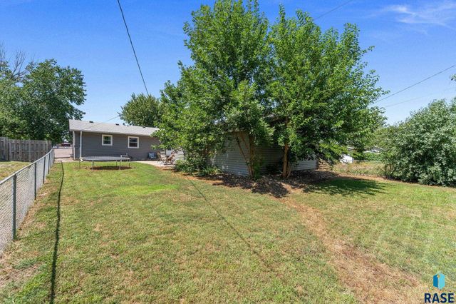 3712 S Hawthorne Ave Avenue, Sioux Falls, SD 57105
