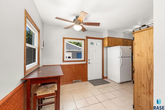 3712 S Hawthorne Ave Avenue, Sioux Falls, SD 57105