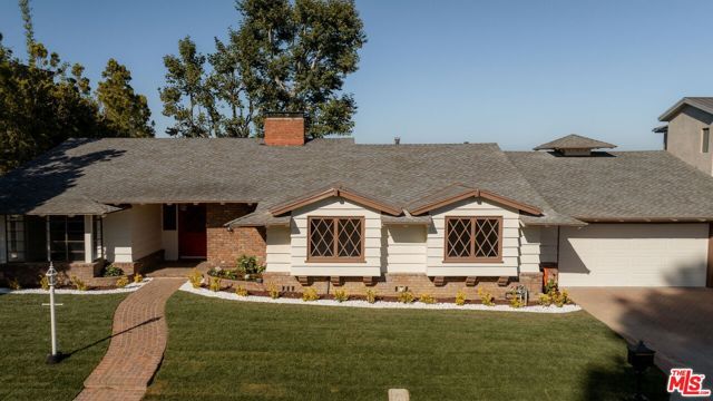 2158 Stradella Road, Los Angeles, CA 90077