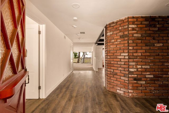 2158 Stradella Road, Los Angeles, CA 90077