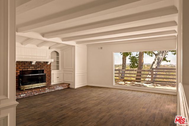 2158 Stradella Road, Los Angeles, CA 90077
