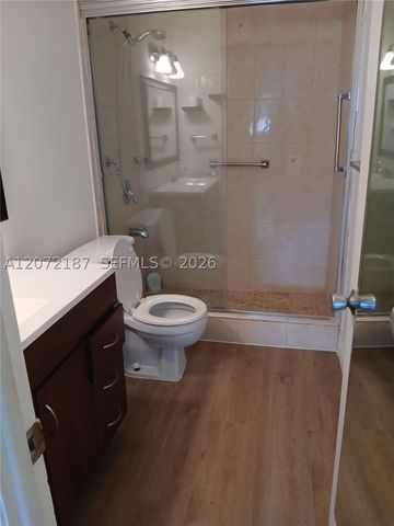 302 Lake Evelyn Dr 302, West Palm Beach, FL 33411