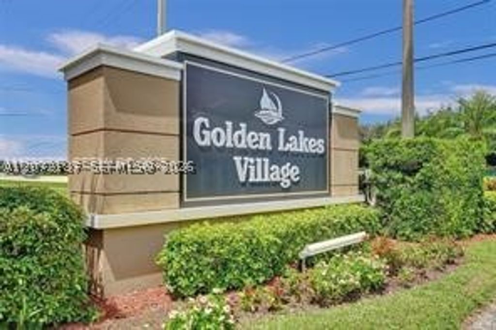 302 Lake Evelyn Dr 302, West Palm Beach, FL 33411