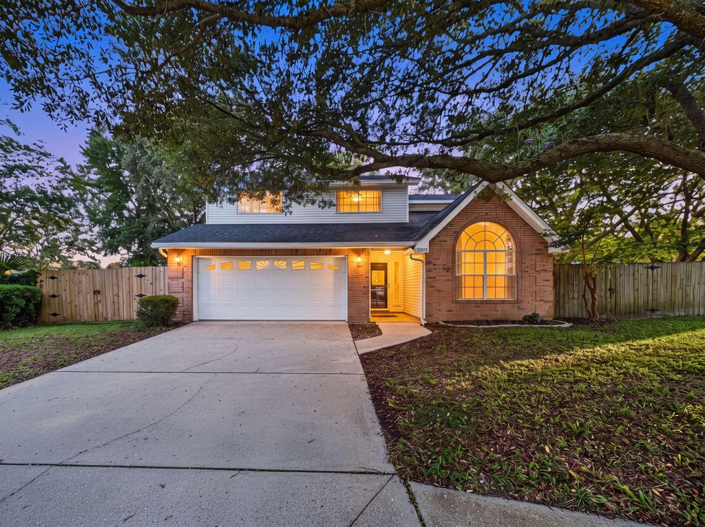 Image 1 of property listing at 2586 Dana Court, Shalimar, FL 32579