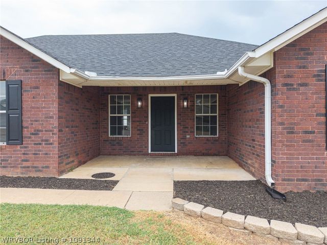 2300 S L Street, Barling, AR 72923