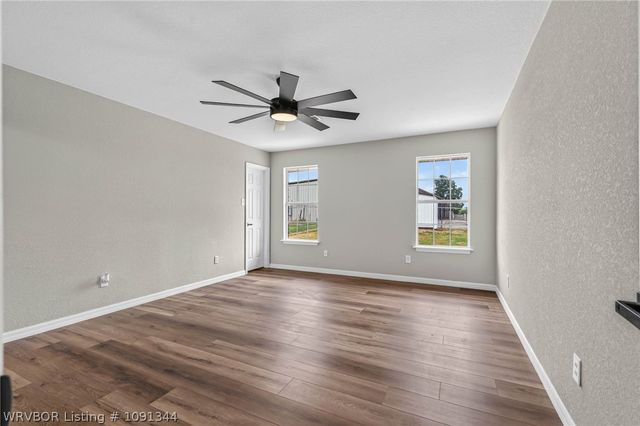 2300 S L Street, Barling, AR 72923