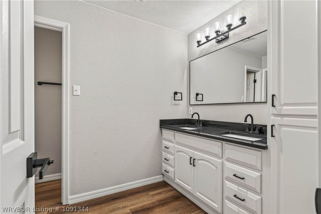 2300 S L Street, Barling, AR 72923