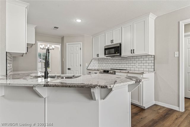 2300 S L Street, Barling, AR 72923