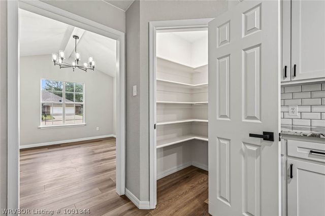 2300 S L Street, Barling, AR 72923