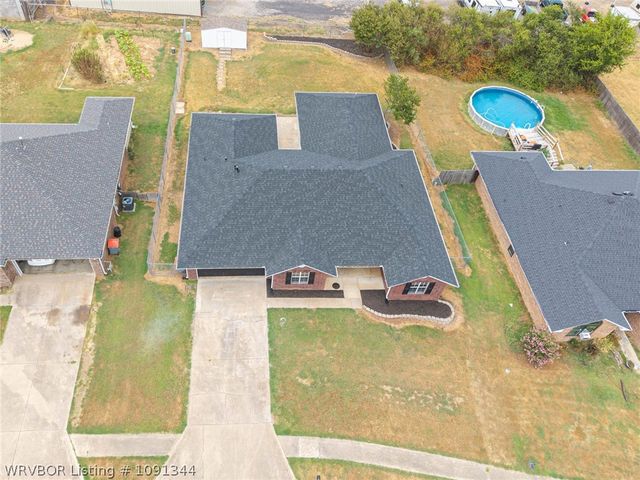 2300 S L Street, Barling, AR 72923