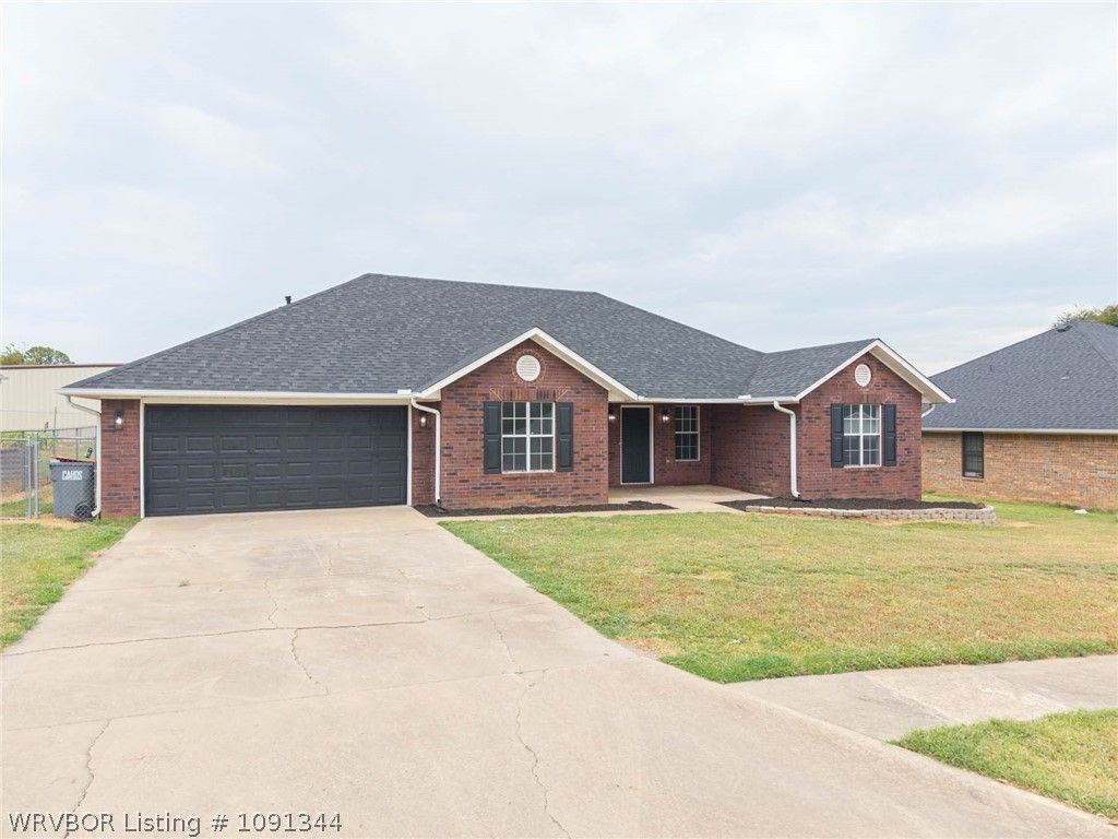 2300 S L Street, Barling, AR 72923