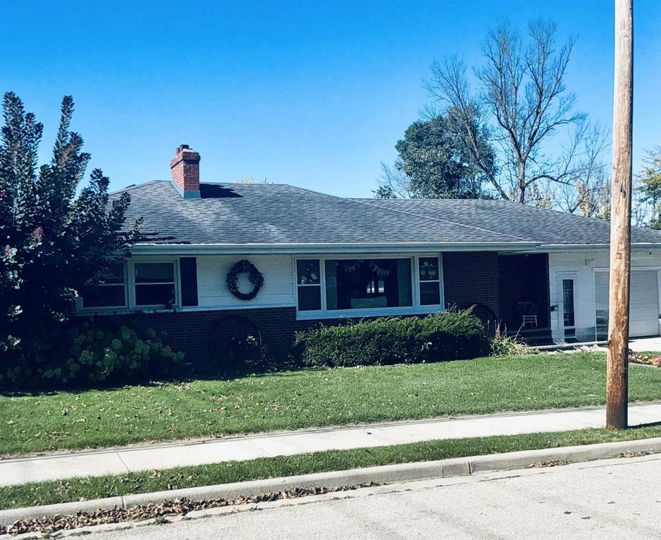 235 S MILL STREET, Hortonville, WI 54944