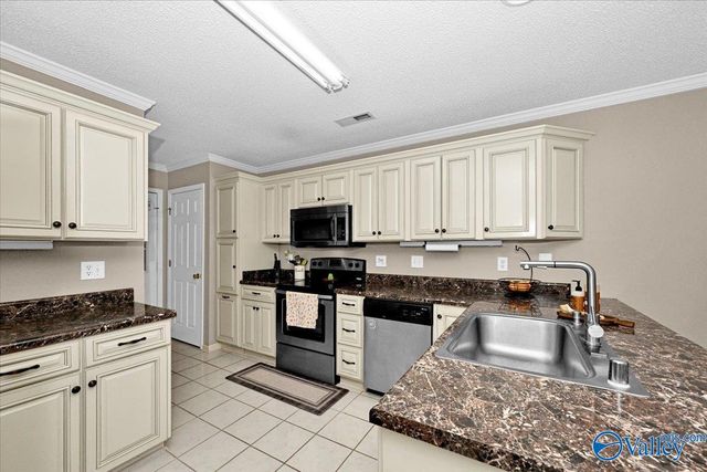 3006 Concord Lane SW, Decatur, AL 35603