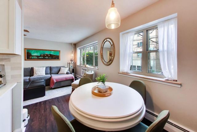 420 W Aldine Avenue 228, Chicago, IL 60657
