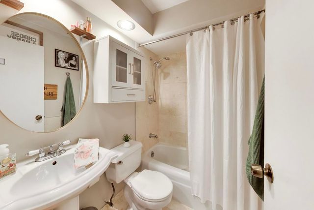 420 W Aldine Avenue 228, Chicago, IL 60657