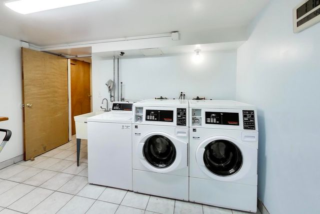 420 W Aldine Avenue 228, Chicago, IL 60657