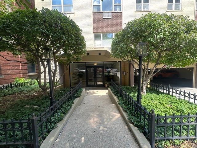 420 W Aldine Avenue 228, Chicago, IL 60657