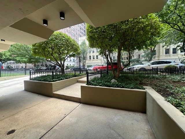 420 W Aldine Avenue 228, Chicago, IL 60657