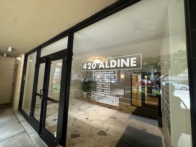 420 W Aldine Avenue 228, Chicago, IL 60657