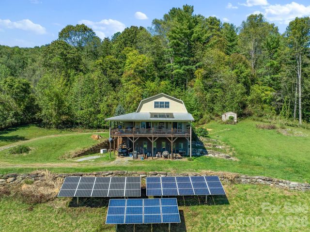 99 Quill Ammons Hollow, Marshall, NC 28753