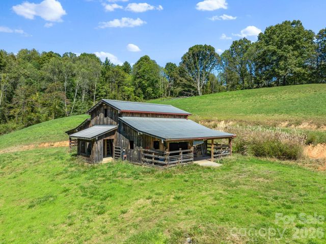 99 Quill Ammons Hollow, Marshall, NC 28753